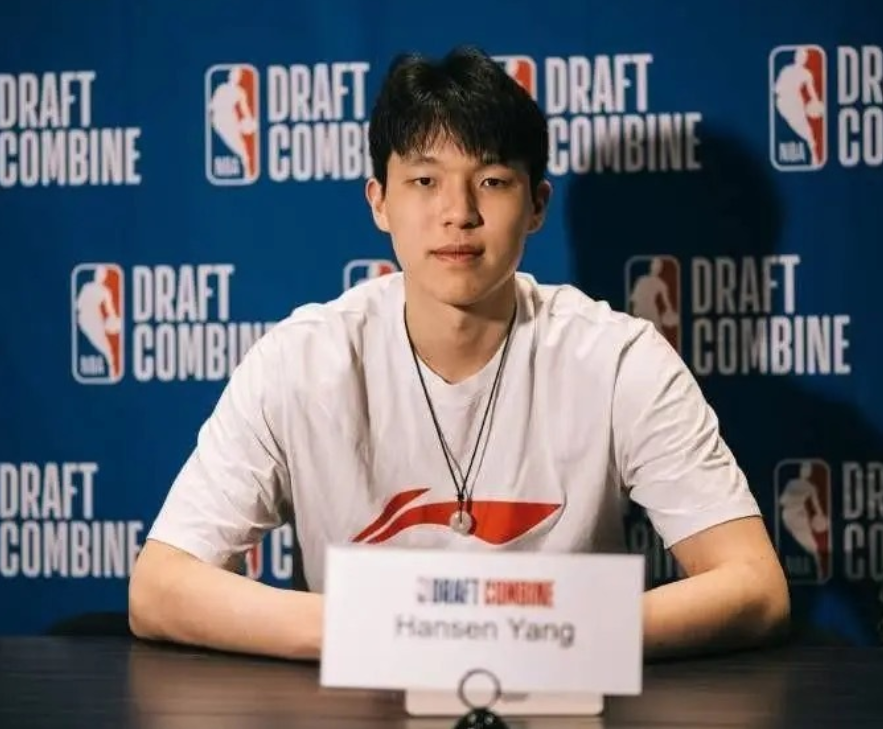 关于深圳男篮迎NBA常规赛关键赛，国际比赛日官宣签约，管理层满意，球探报告显示潜力的信息