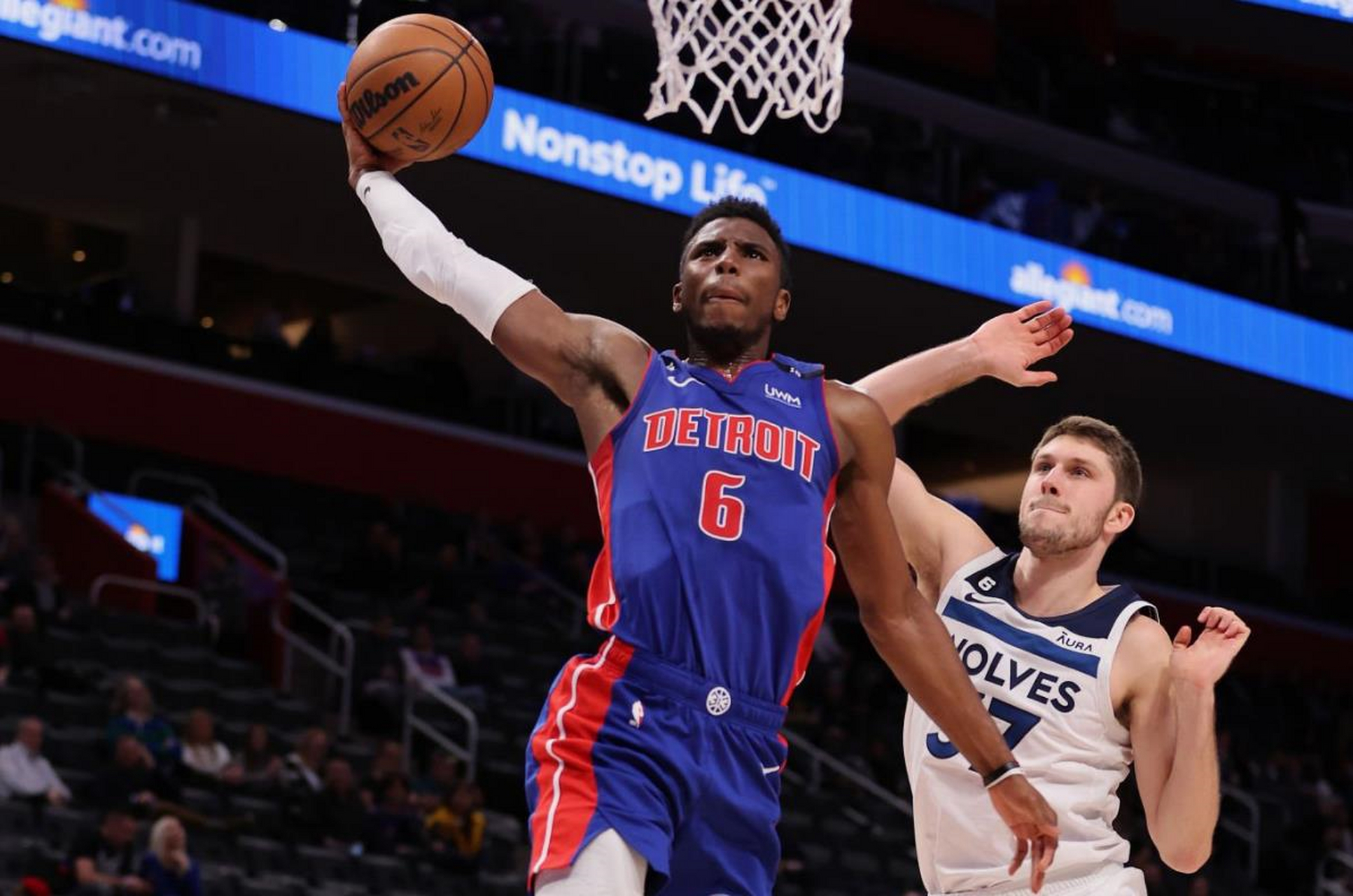 底特律活塞发布备战花絮，今夜再遭质疑，NBA常规赛任务艰巨，训练强度明显提升的简单介绍爱游戏体育